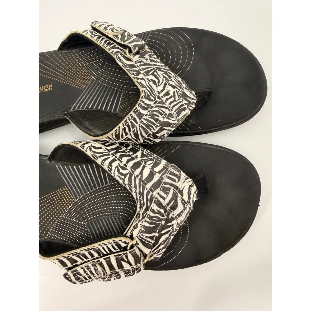 Clarks Cloudsteppers Womens Zebra Print Cushion Soft Thong Sandals Black White 7